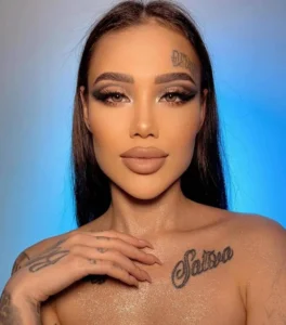 Эскорт-девушка высшего класса Роксана